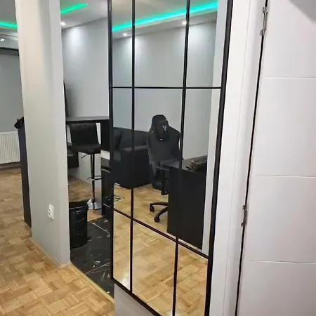 Detelinara Stan Na Dan Novi Sad